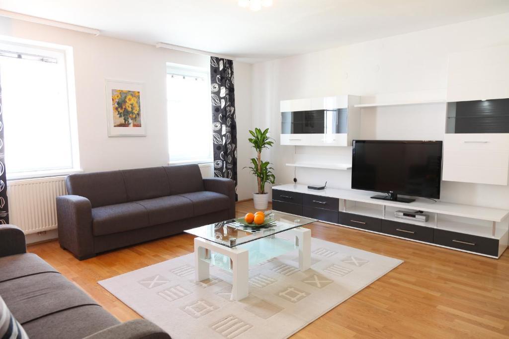 3 Rooms Sunny Apartments-Schoenbrunn, 100M2 With Balcony Wien Rom bilde
